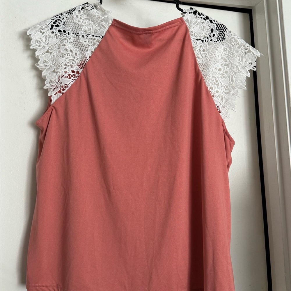 Women’s short sleeve top